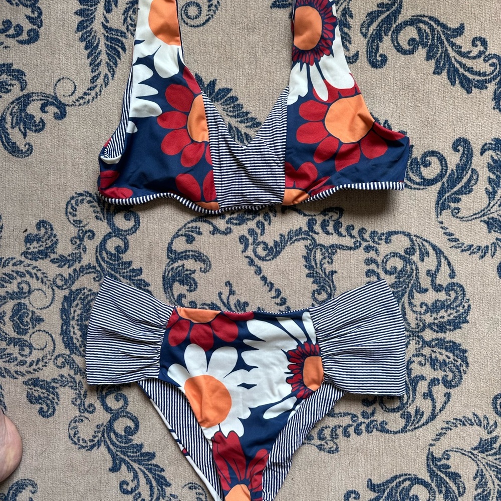 HTF REVERSIBLE Bikini by SEEA!!